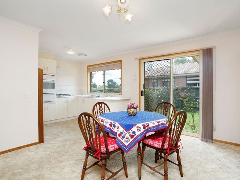 27 Cumberland Chase, Hampton Park VIC 3976