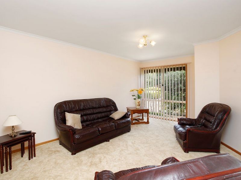 27 Cumberland Chase, Hampton Park VIC 3976