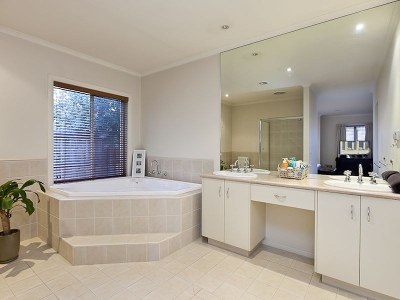 114 Lynbrook Boulevard, Lynbrook VIC 3975