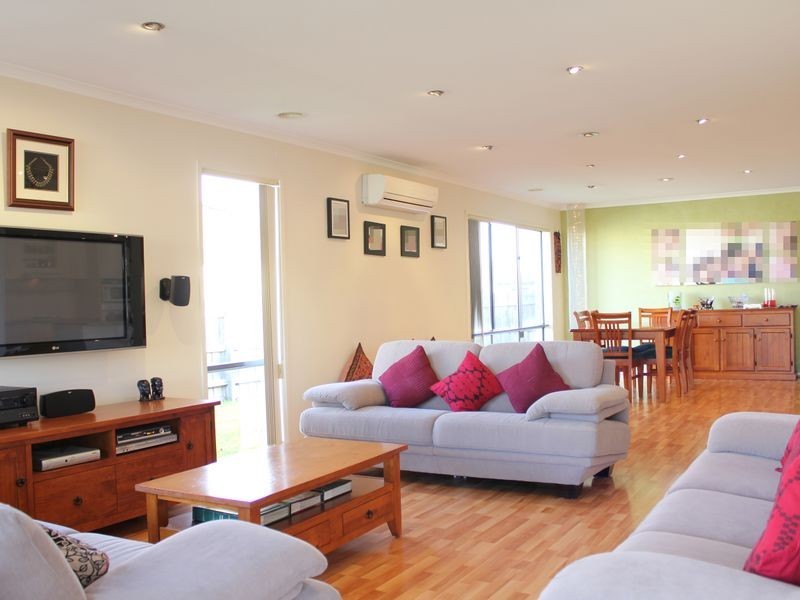 48 Bateman Grove, Hampton Park VIC 3976