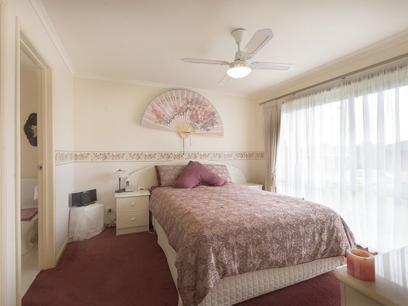 8 Sunset Place, Hampton Park VIC 3976