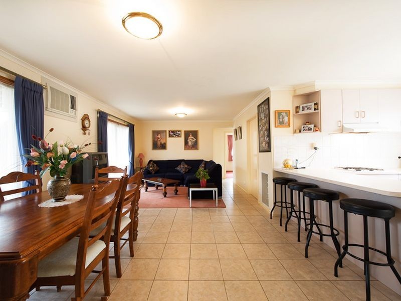 8 Sunset Place, Hampton Park VIC 3976