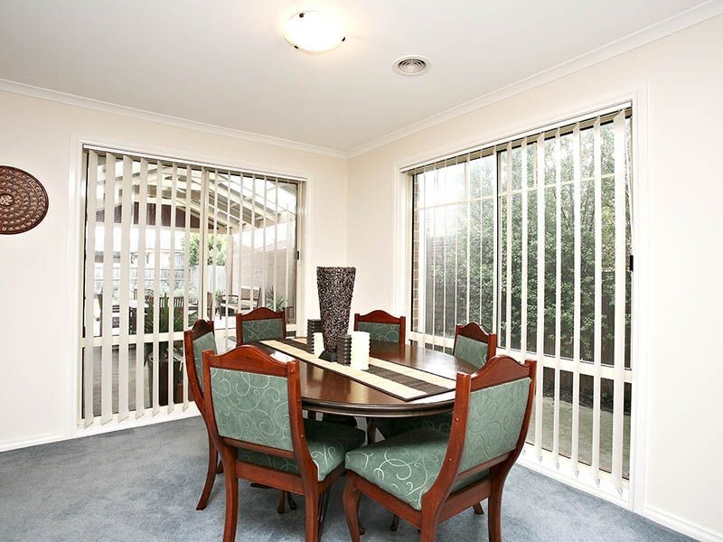 9 Bookham Way, Cranbourne VIC 3977