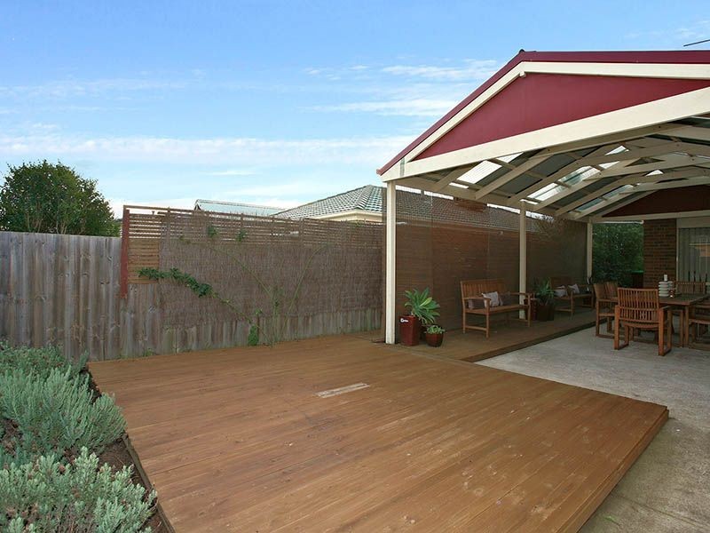 9 Bookham Way, Cranbourne VIC 3977