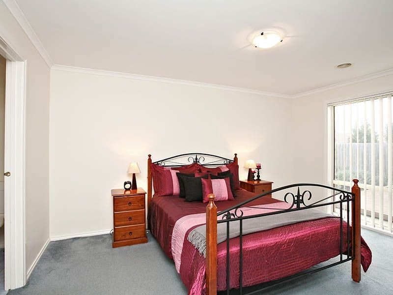 9 Bookham Way, Cranbourne VIC 3977