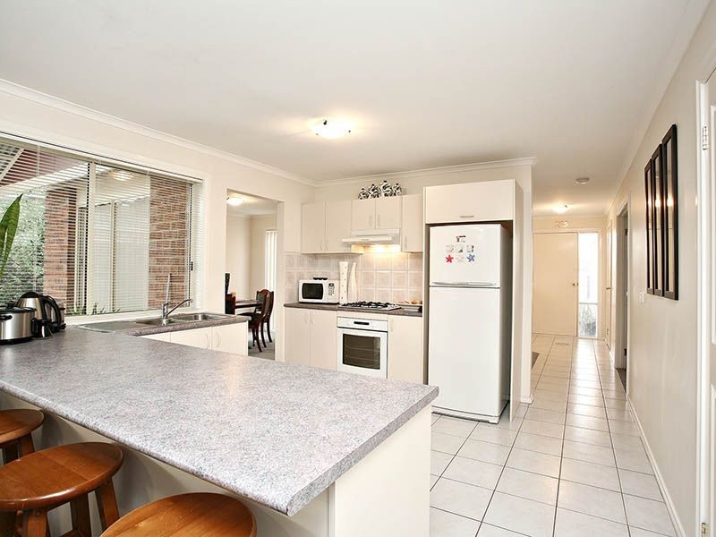 9 Bookham Way, Cranbourne VIC 3977