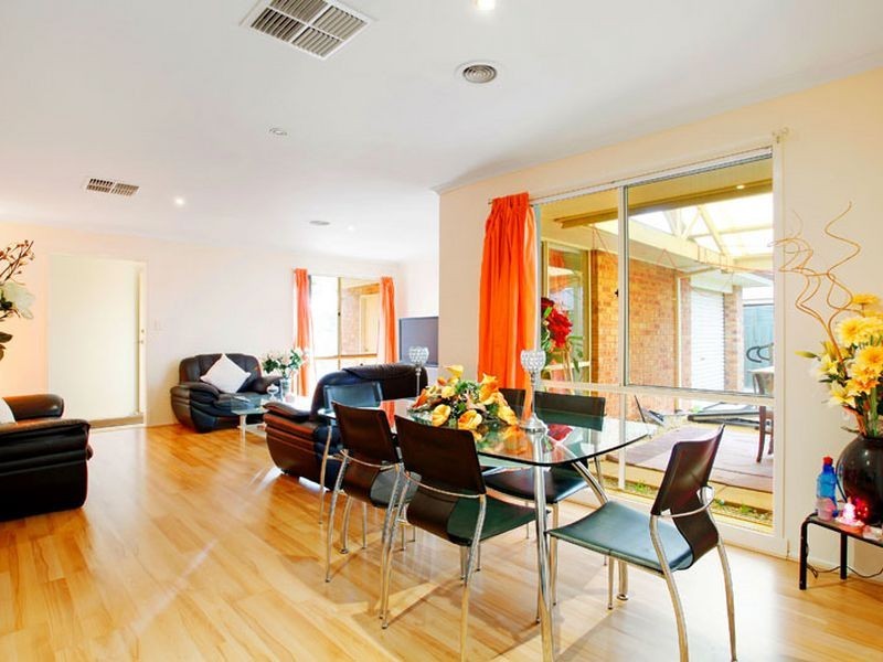 43 Bemersyde Drive, Berwick VIC 3806