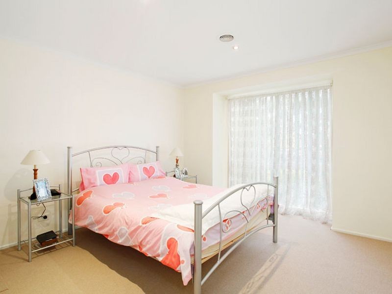 43 Bemersyde Drive, Berwick VIC 3806