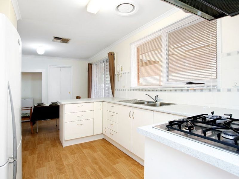 8 Lilian Court, Hampton Park VIC 3976