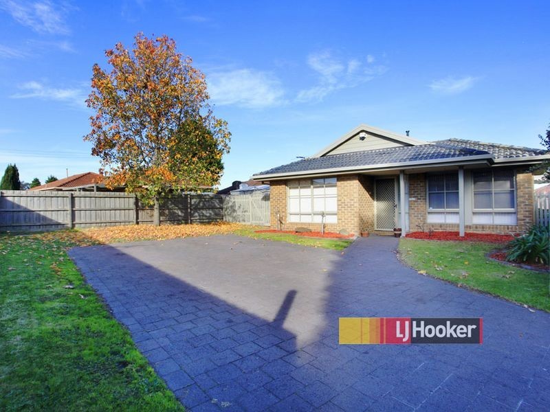 5 Alpine Walk, Hampton Park VIC 3976