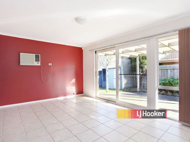 5 Alpine Walk, Hampton Park VIC 3976