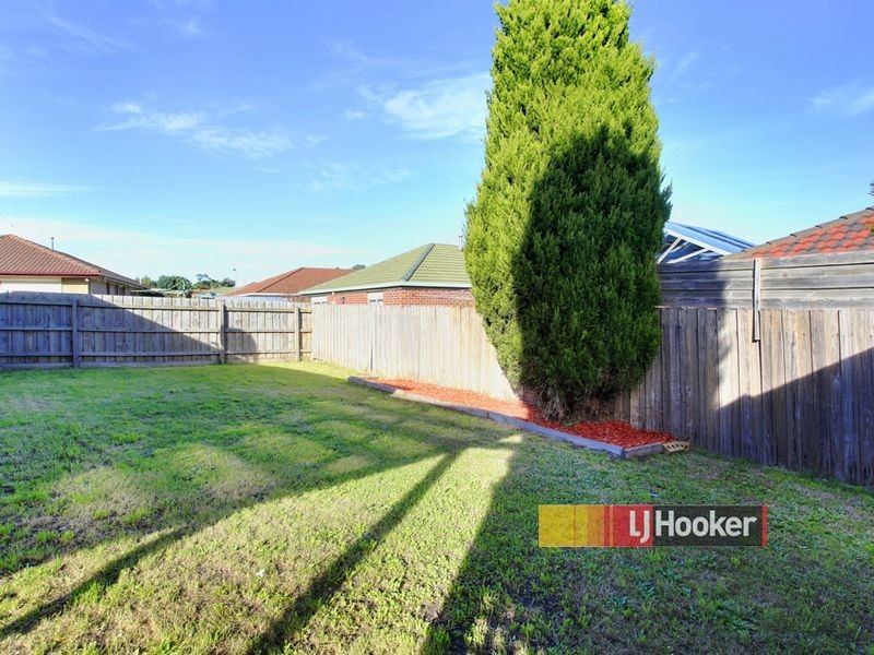 5 Alpine Walk, Hampton Park VIC 3976