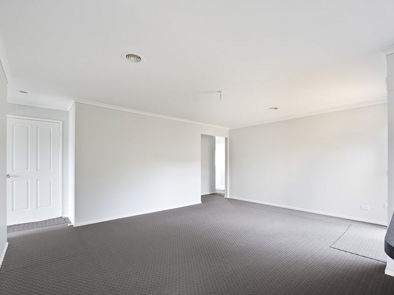 32 Redwood Avenue, Hampton Park VIC 3976