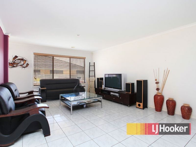 7 Winton Retreat, Cranbourne East VIC 3977