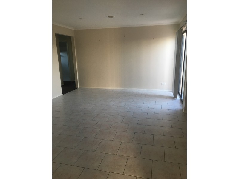 34 Bounty Way, Berwick VIC 3806