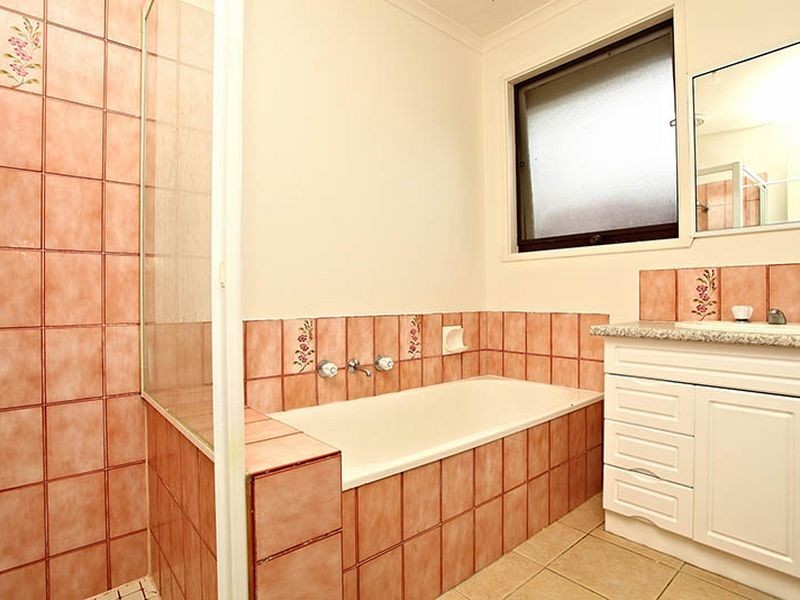 17 Sue Court, Hampton Park VIC 3976