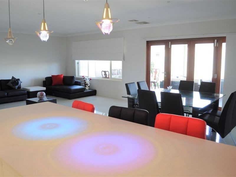 5 Mermaid Grove, Lyndhurst VIC 3975