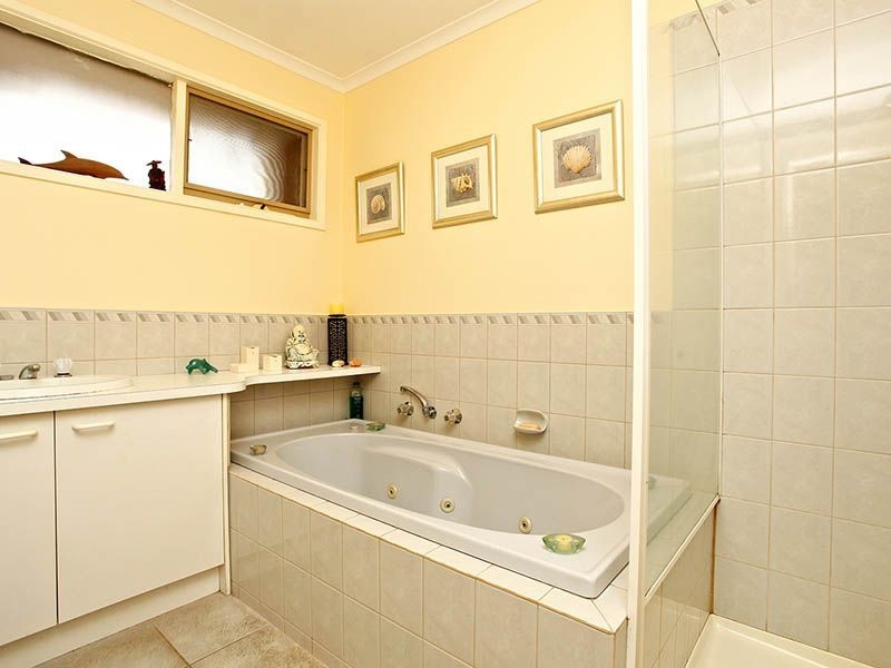 4 Edsall Close, Hampton Park VIC 3976