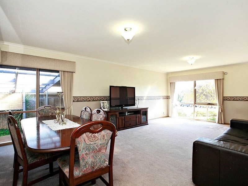 7 Fernshaw Gardens, Hallam VIC 3803