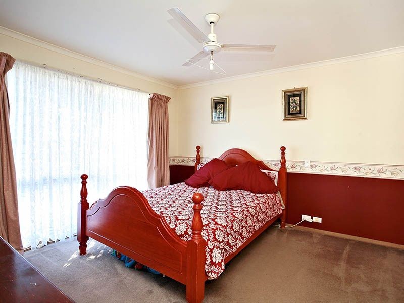7 Fernshaw Gardens, Hallam VIC 3803