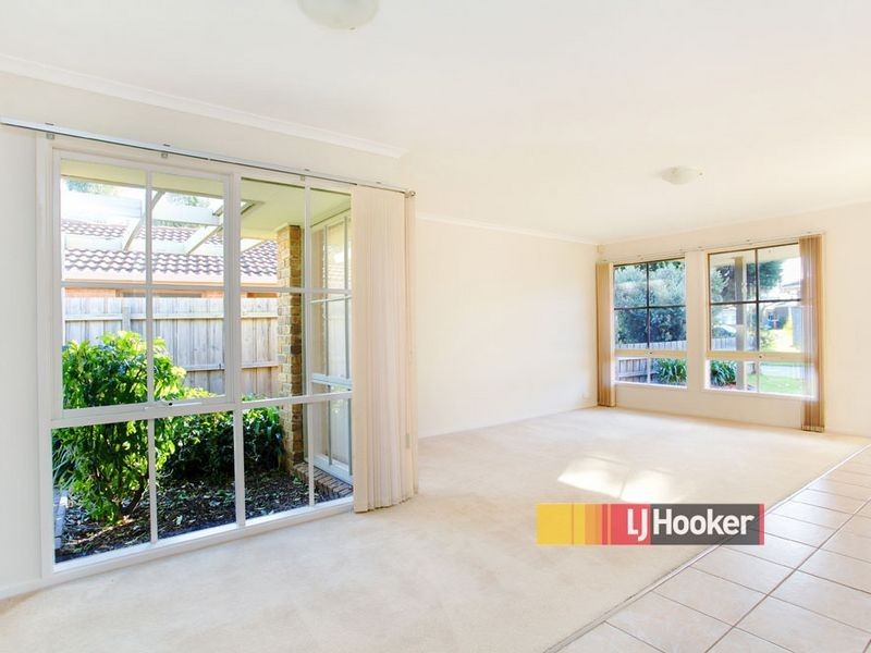 5 Alpine Walk, Hampton Park VIC 3976