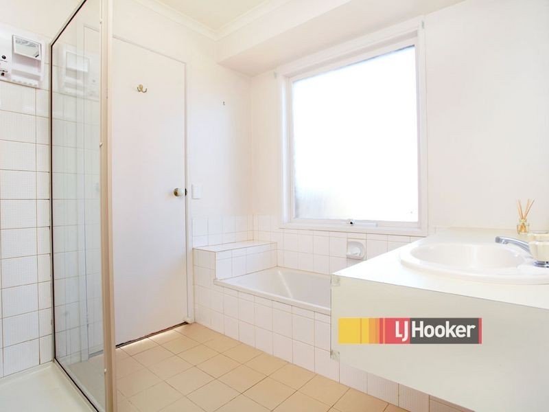 5 Alpine Walk, Hampton Park VIC 3976