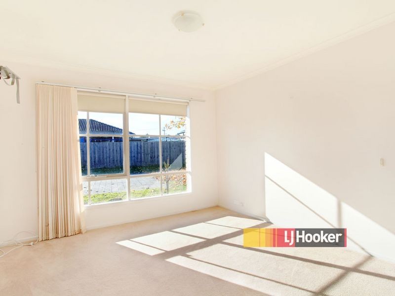 5 Alpine Walk, Hampton Park VIC 3976