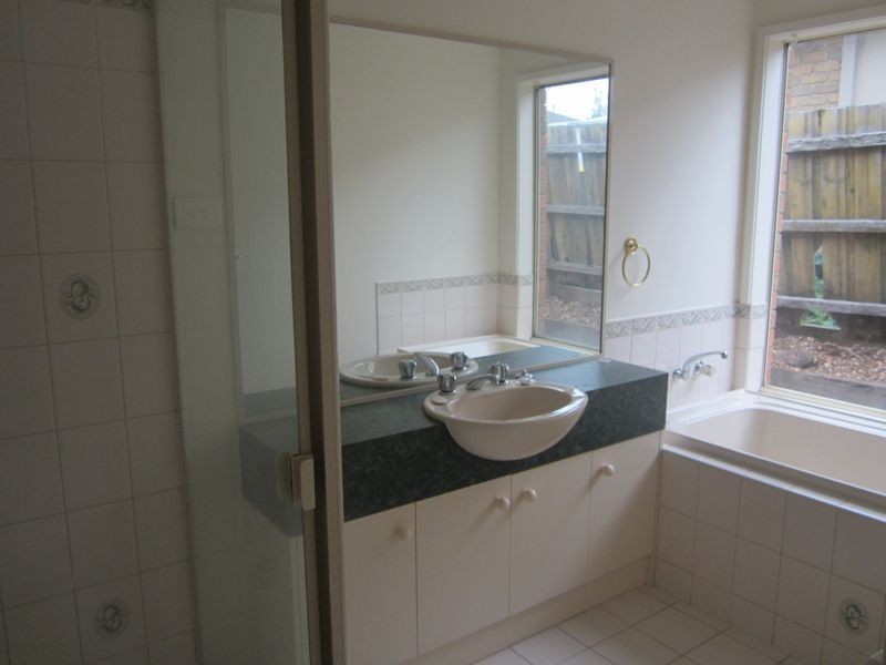 6 Hillview Rise, Hampton Park VIC 3976