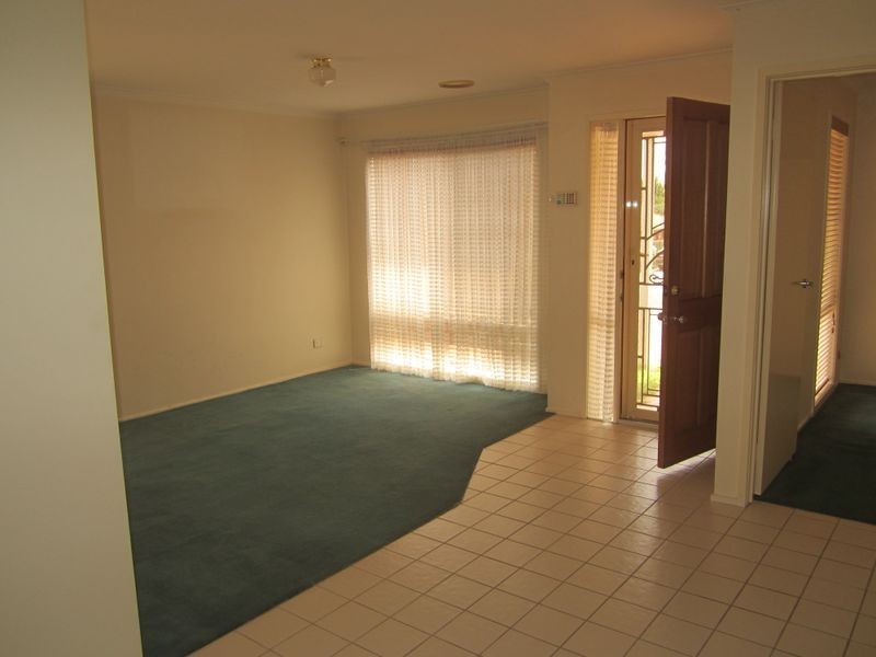 6 Hillview Rise, Hampton Park VIC 3976