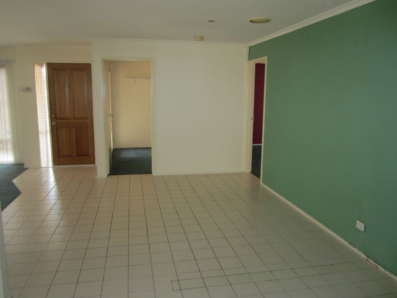 6 Hillview Rise, Hampton Park VIC 3976