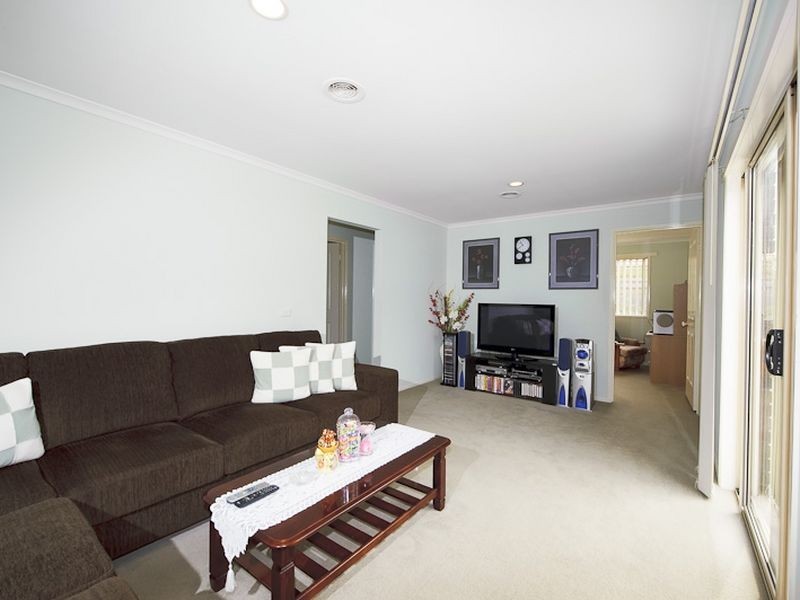 2A Armoy Close, Cranbourne VIC 3977