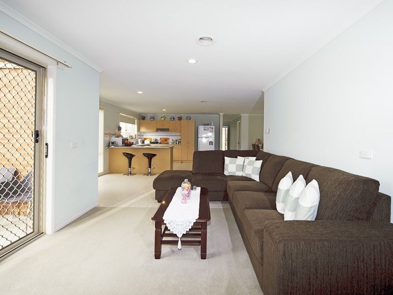 2A Armoy Close, Cranbourne VIC 3977