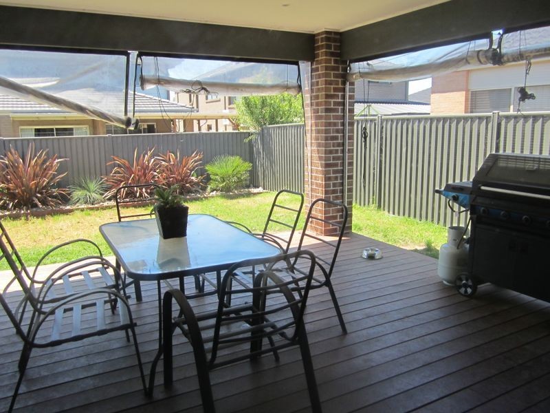 17 Perry Circuit, Cranbourne North VIC 3977