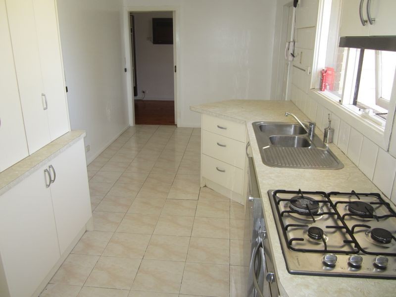 210 James Cook Drive, Endeavour Hills VIC 3802