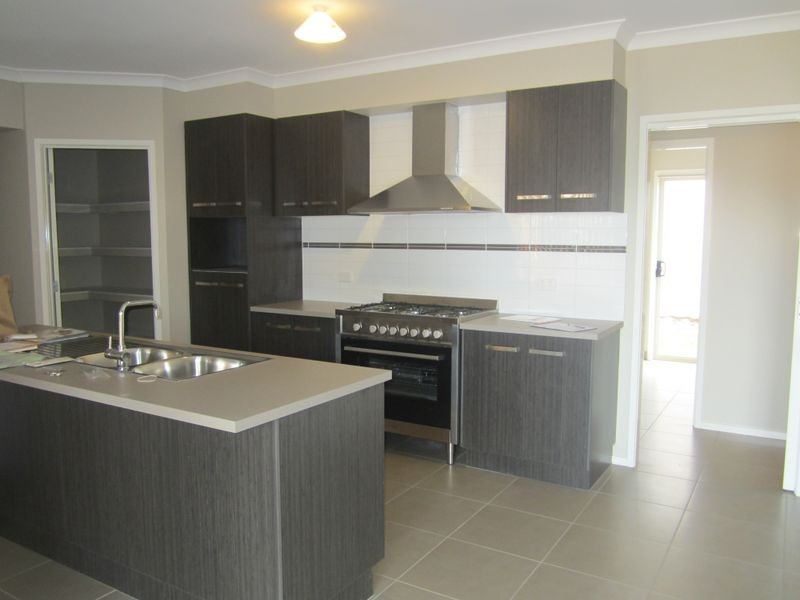 5 Fulham Close, Hampton Park VIC 3976