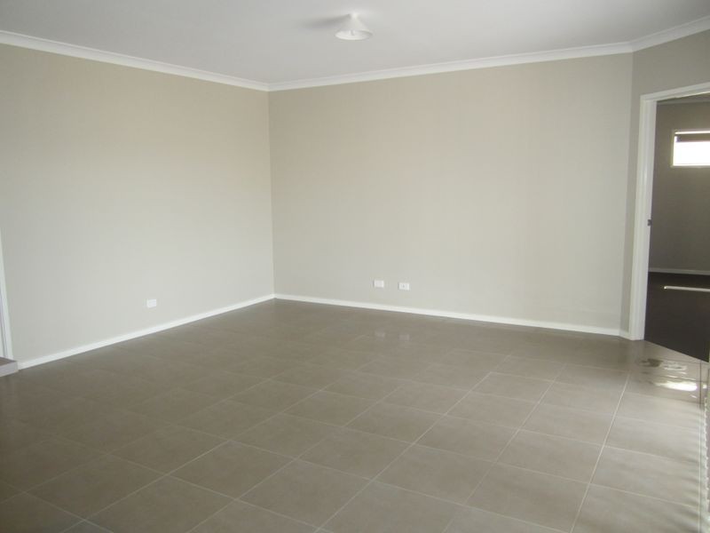 5 Fulham Close, Hampton Park VIC 3976