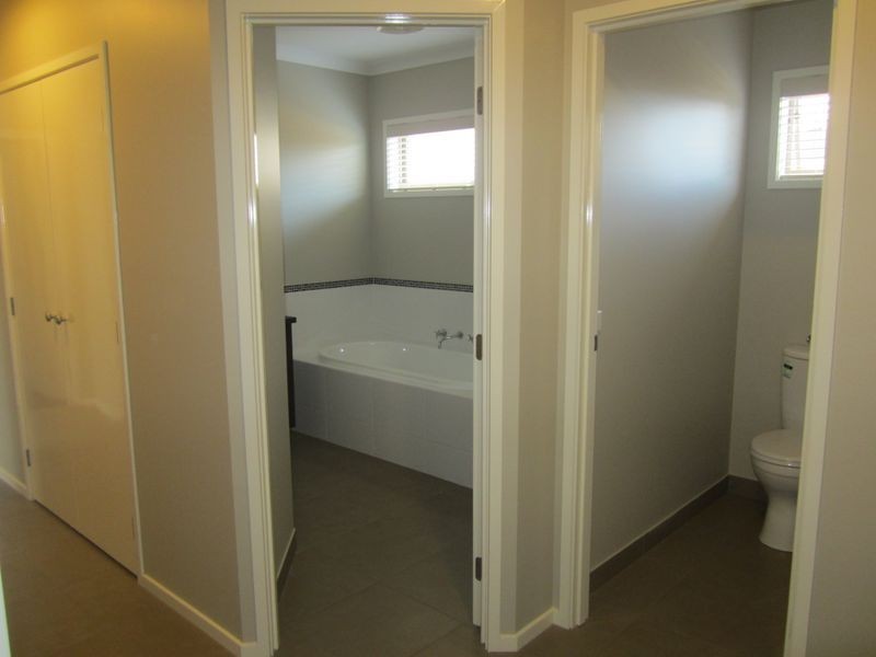 5 Fulham Close, Hampton Park VIC 3976