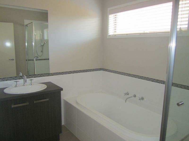 5 Fulham Close, Hampton Park VIC 3976