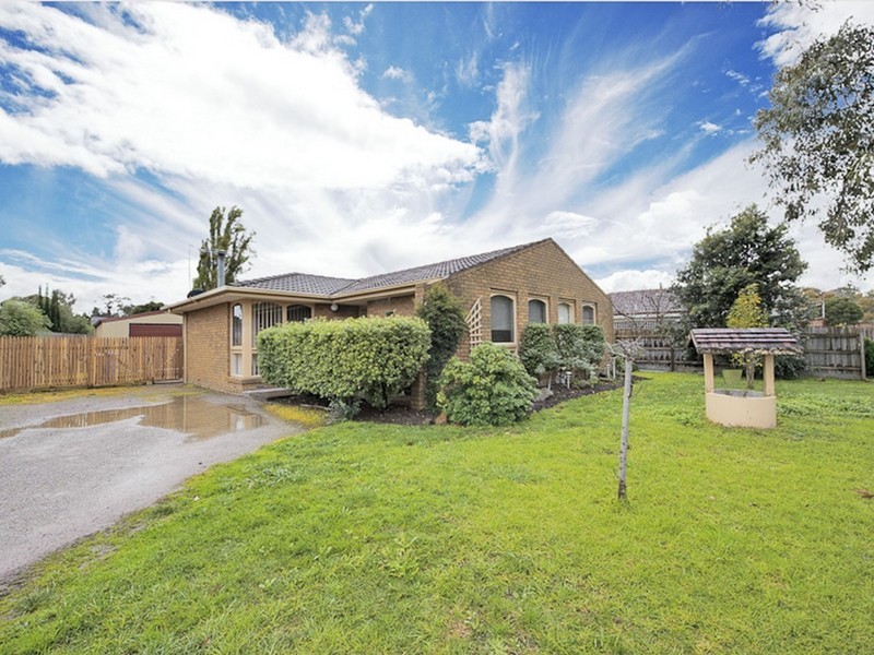 12 Manning Close, Hampton Park VIC 3976