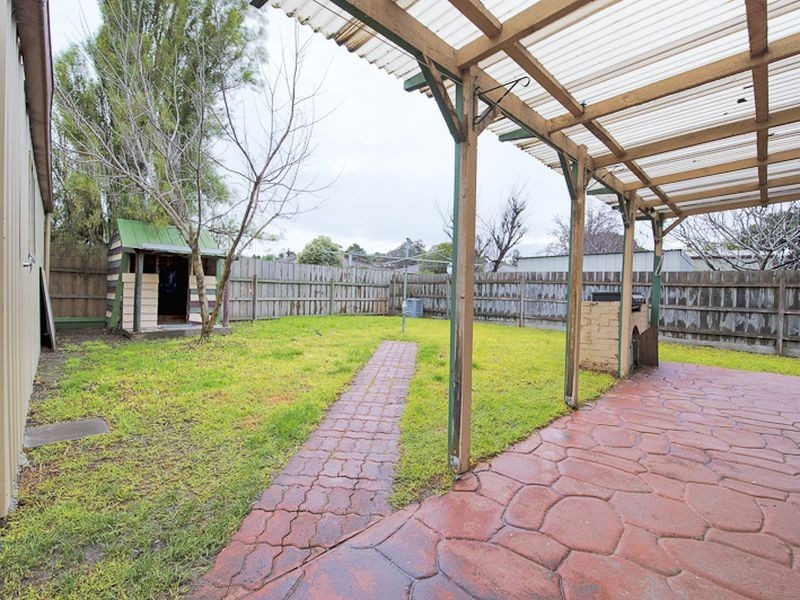 12 Manning Close, Hampton Park VIC 3976