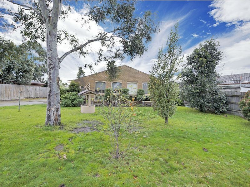 12 Manning Close, Hampton Park VIC 3976