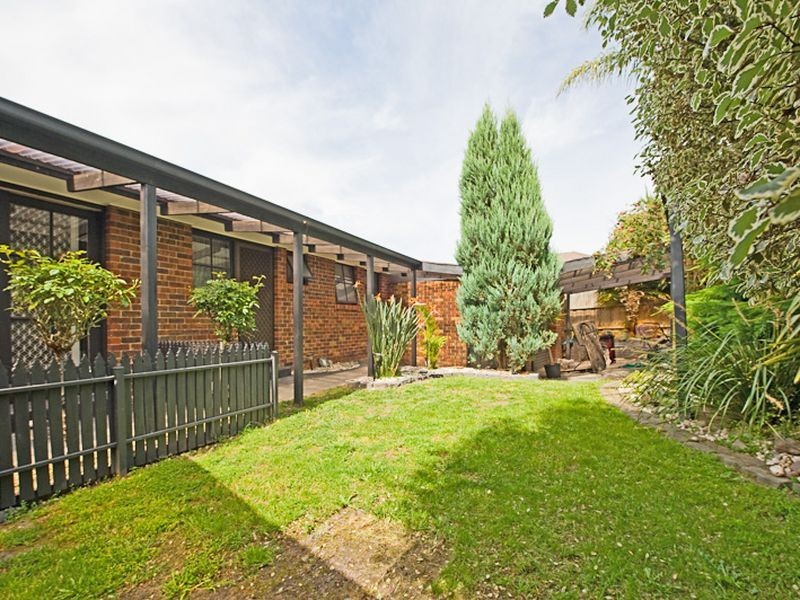 1 Brett Place, Endeavour Hills VIC 3802