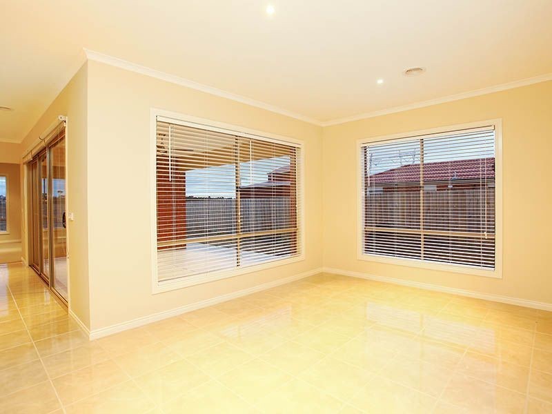 76 Langbourne Drive, Narre Warren South VIC 3805