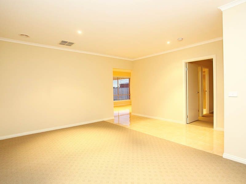 76 Langbourne Drive, Narre Warren South VIC 3805