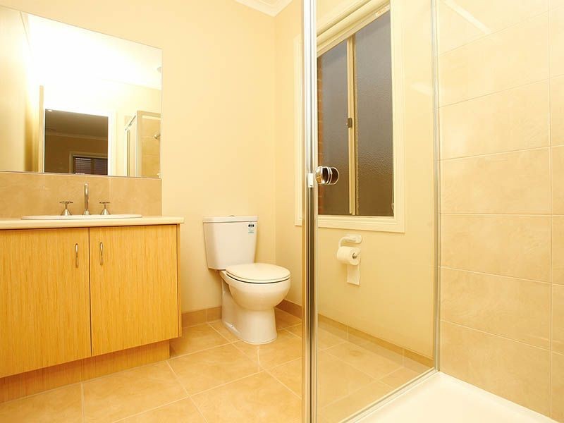 76 Langbourne Drive, Narre Warren South VIC 3805