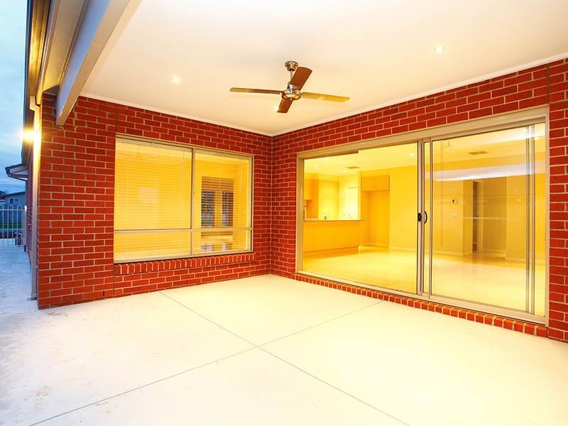 76 Langbourne Drive, Narre Warren South VIC 3805