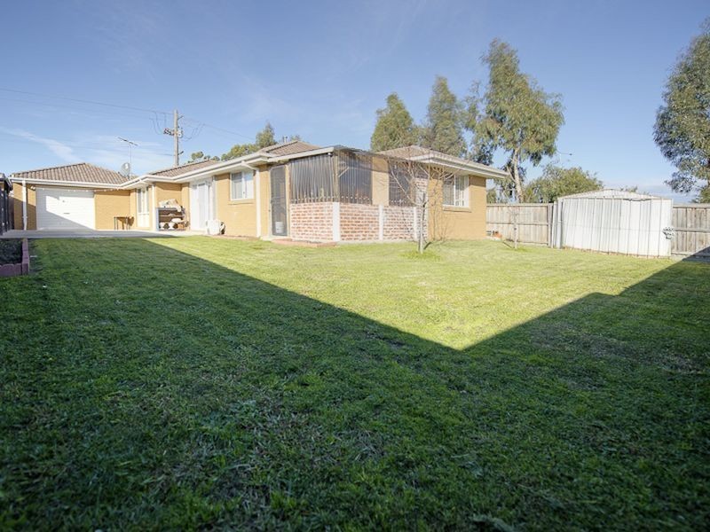 1 Olive Road, Hampton Park VIC 3976