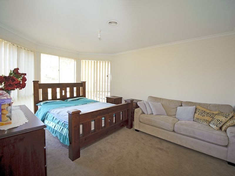 1 Olive Road, Hampton Park VIC 3976