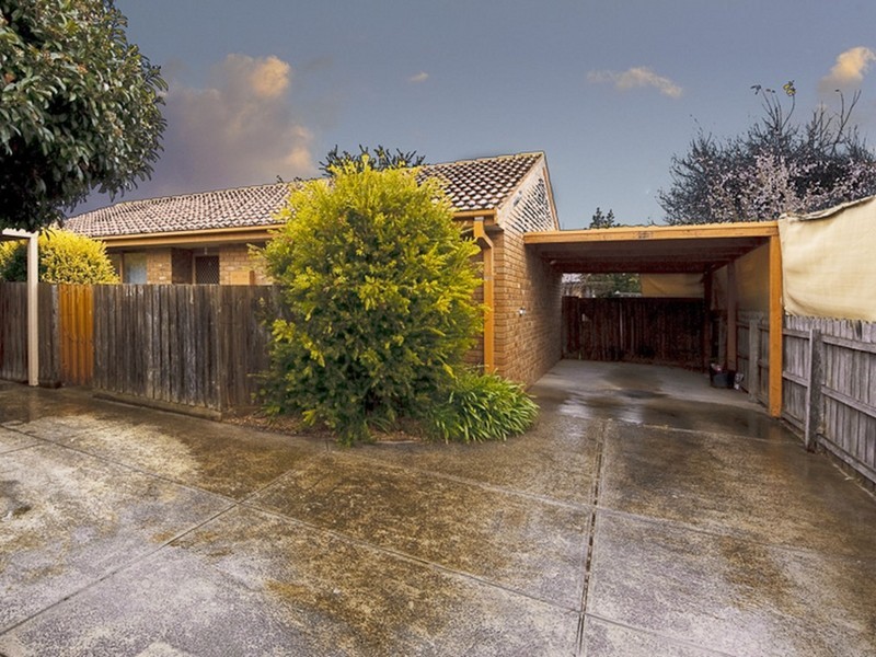 2/122 Fordholm Road, Hampton Park VIC 3976