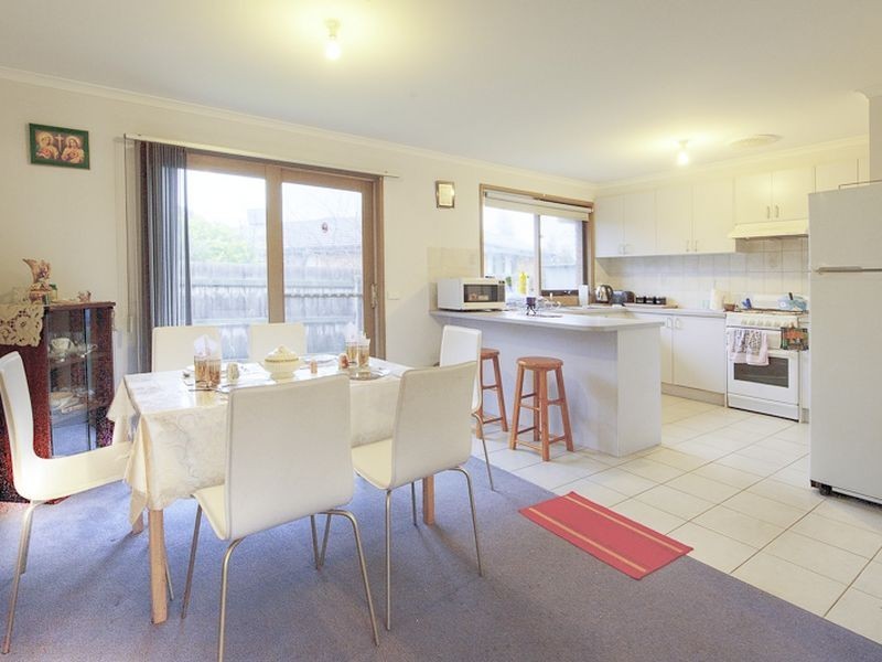 2/122 Fordholm Road, Hampton Park VIC 3976